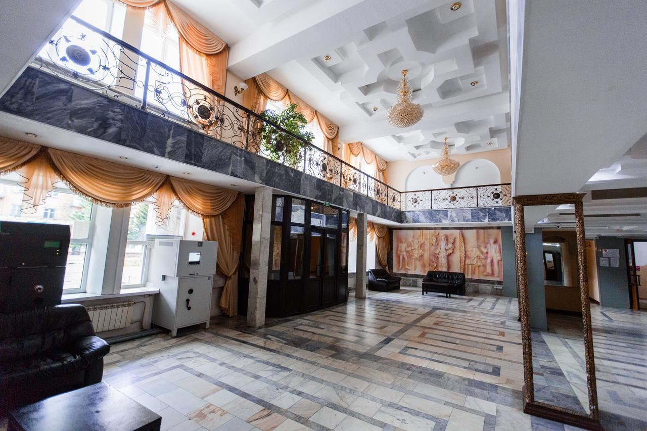 Hotel Altay Leninogorsk エクステリア 写真