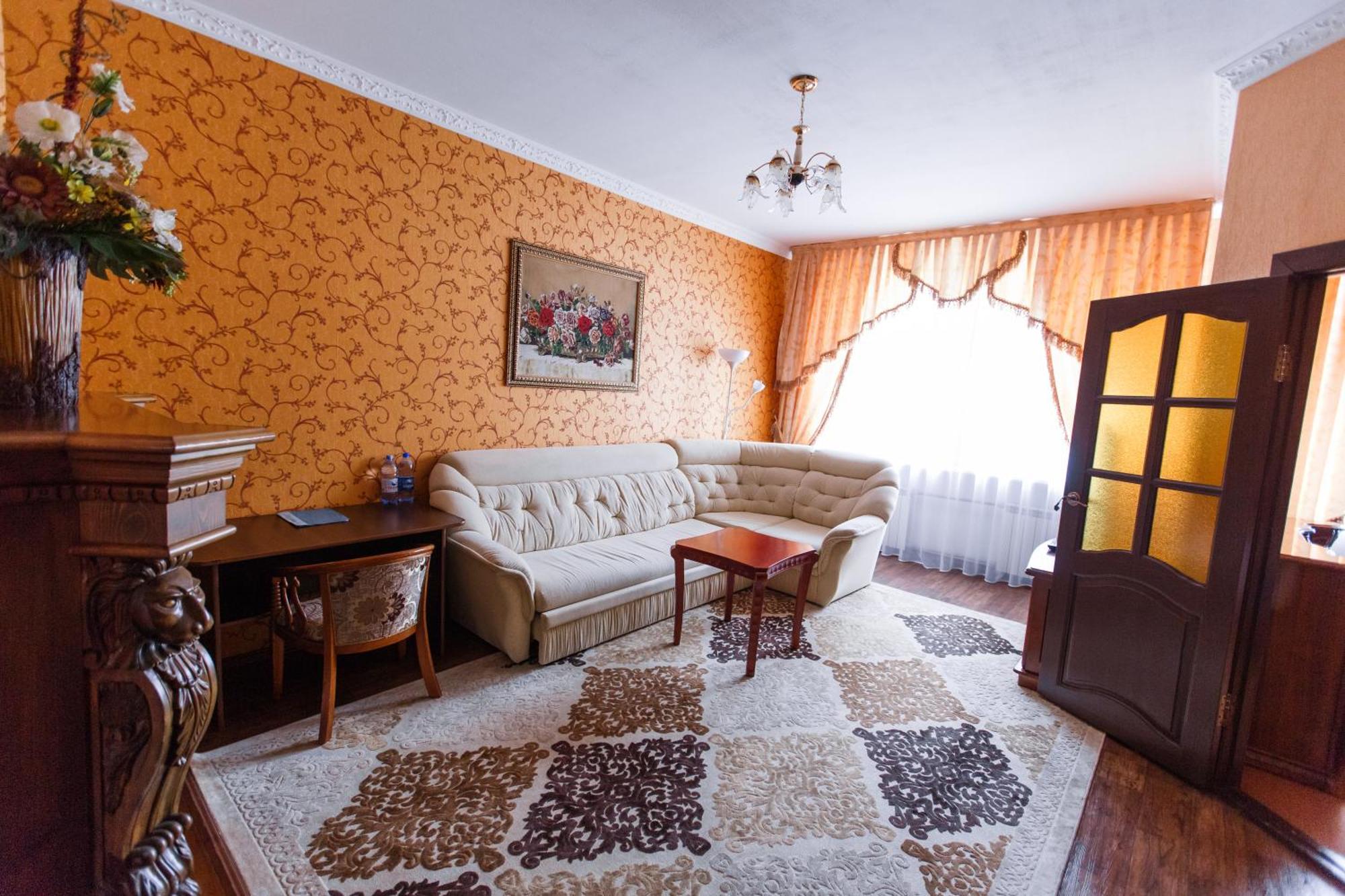 Hotel Altay Leninogorsk エクステリア 写真