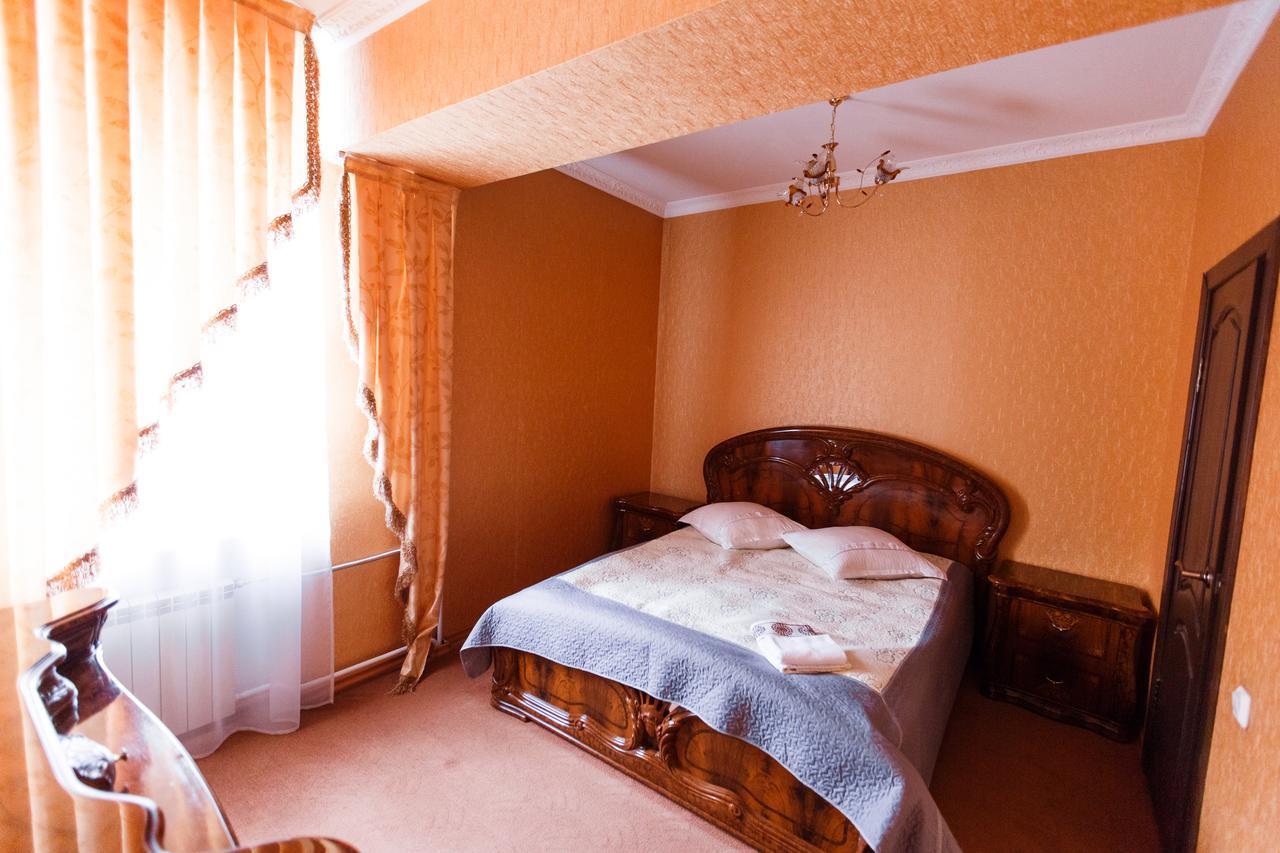 Hotel Altay Leninogorsk エクステリア 写真